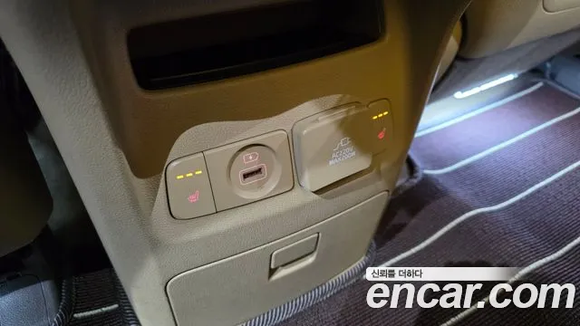 Kia Carnival 2017 thumb 5