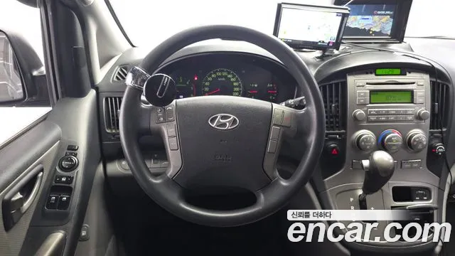 Hyundai Staria 2012 thumb 4