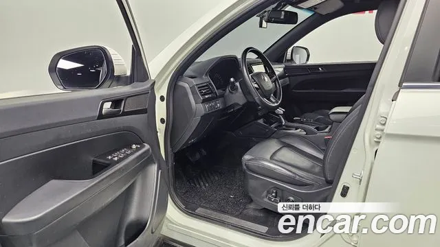 KGM Rexton 2019 thumb 8
