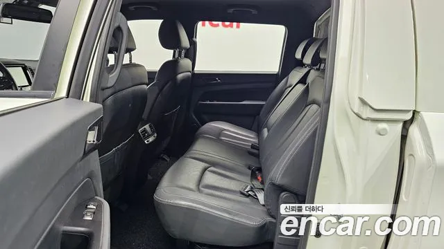 KGM Rexton 2019 thumb 11