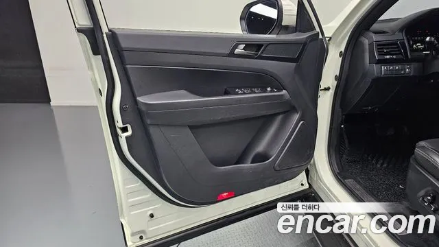 KGM Rexton 2019 thumb 3