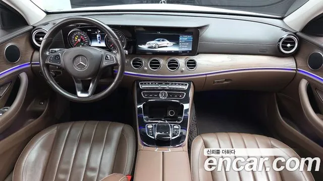 Mercedes-Benz E-Class 2017 thumb 4