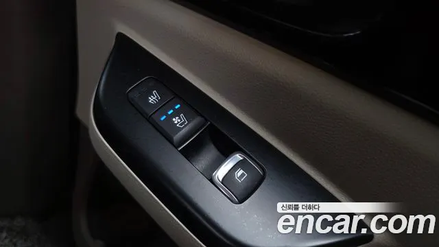 Kia Carnival 2021 thumb 6