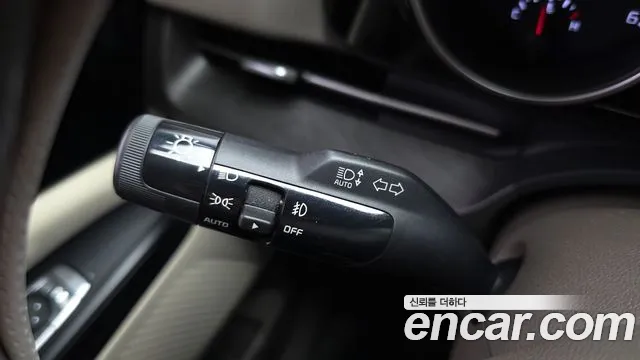 Kia Carnival 2021 thumb 11