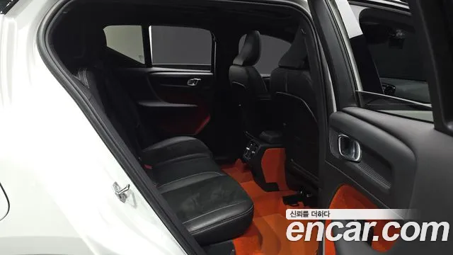 Volvo XC40 2020 thumb 5