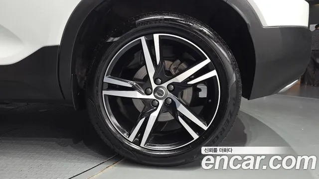 Volvo XC40 2020 thumb 8