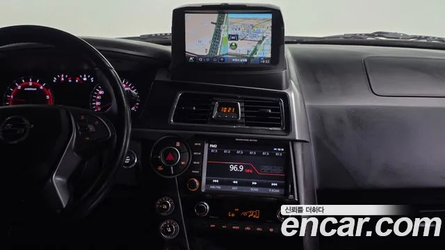 KGM Korando 2016 thumb 10