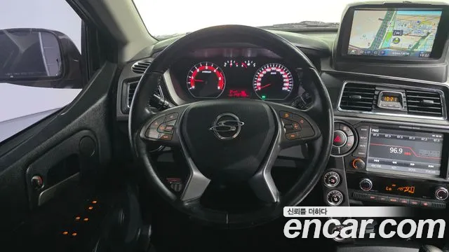 KGM Korando 2016 thumb 12