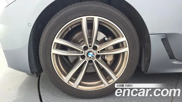 BMW 6 серии Gran Turismo 2020 thumb 6