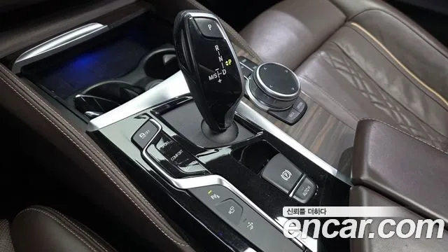 BMW 6 серии Gran Turismo 2020 thumb 2