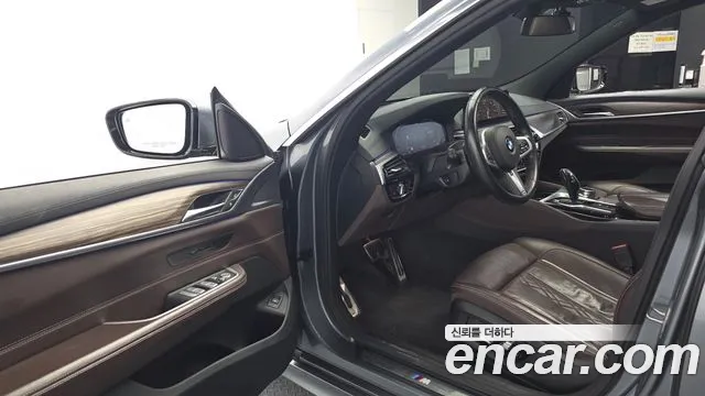 BMW 6 серии Gran Turismo 2020 thumb 7