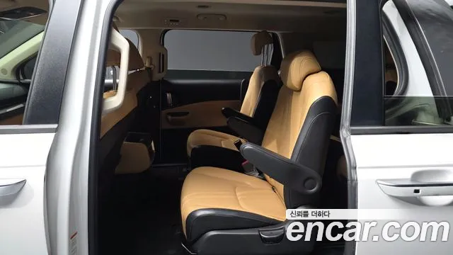 Kia Carnival 2020 thumb 9