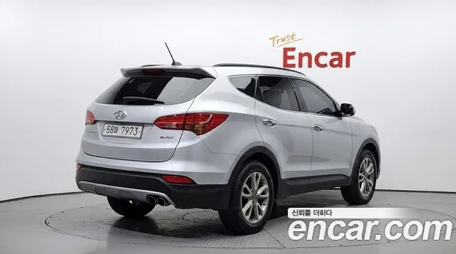 Hyundai Санта Фе 2012 thumb 4