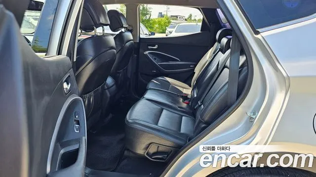 Hyundai Санта Фе 2012 thumb 11