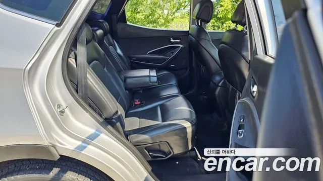 Hyundai Санта Фе 2012 thumb 7
