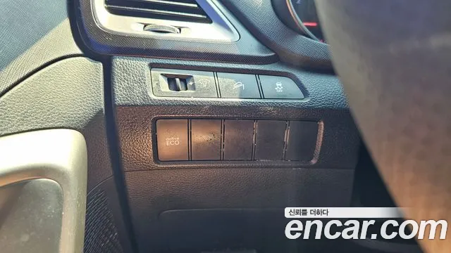 Hyundai Санта Фе 2012 thumb 10