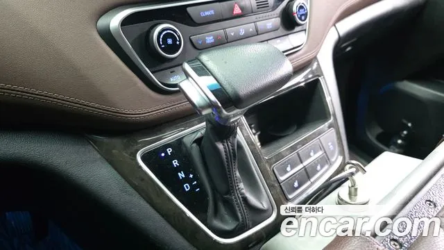 Hyundai Staria 2018 thumb 2