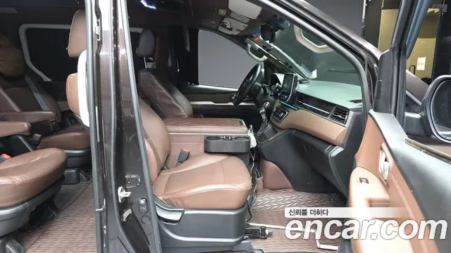 Hyundai Staria 2018 thumb 3