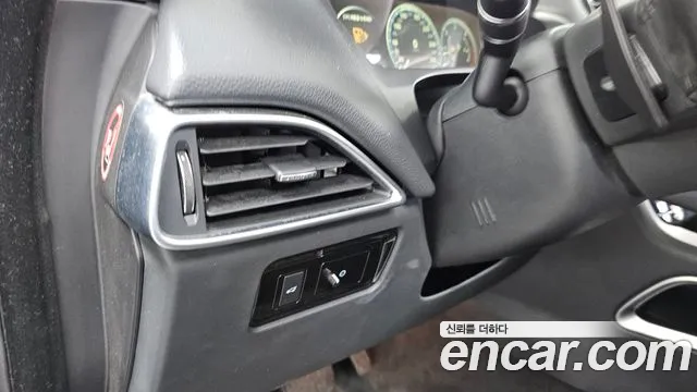 Jaguar F-Pace 2018 thumb 6