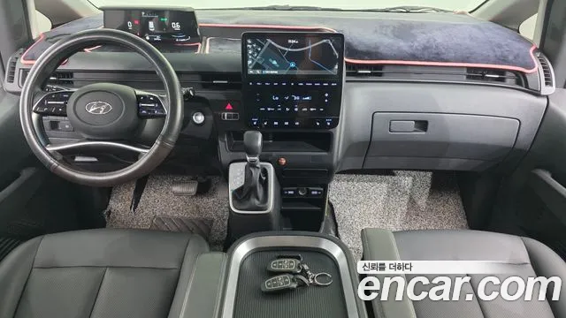 Hyundai Staria 2023 thumb 8