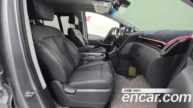 Hyundai Staria 2023 thumb 10