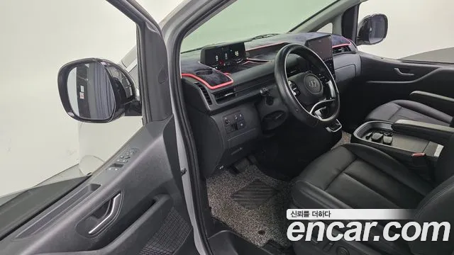 Hyundai Staria 2023 thumb 11