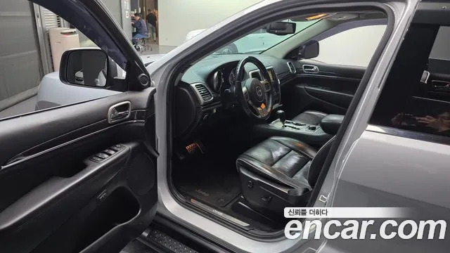 Jeep Grand Cherokee 2013 thumb 5