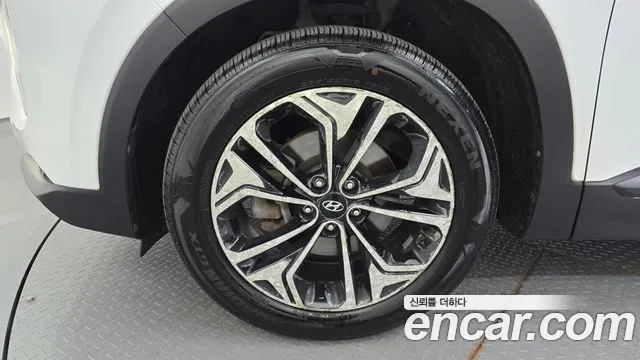 Hyundai Santa Fe 2018 thumb 7