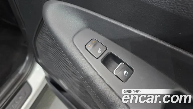 Hyundai Santa Fe 2018 thumb 4