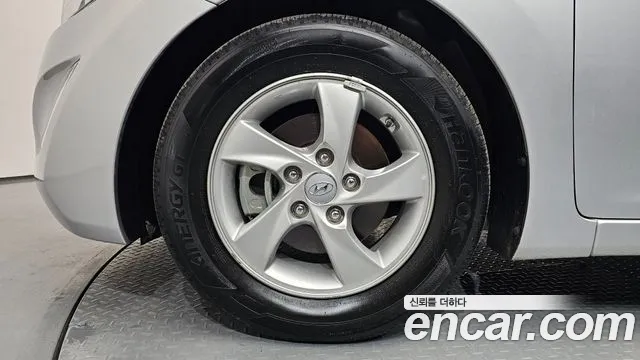 Hyundai Elantra 2015 thumb 4