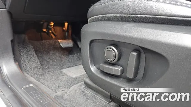 Land Rover Discovery Sport 2017 thumb 4