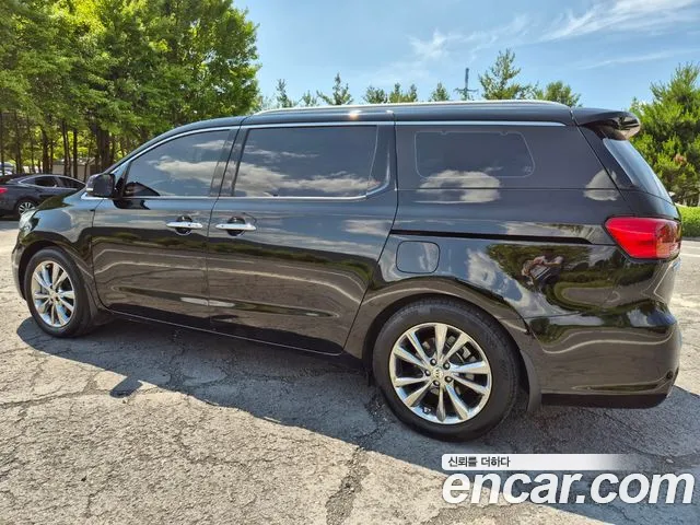 Kia Carnival 2019 thumb 6