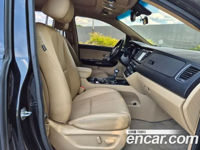 Kia Carnival 2019 thumb 12