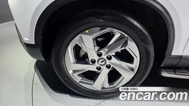 KGM Rexton 2017 thumb 9