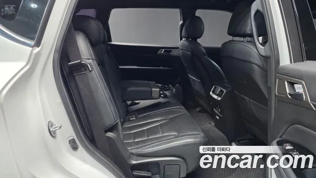 KGM Rexton 2017 thumb 4