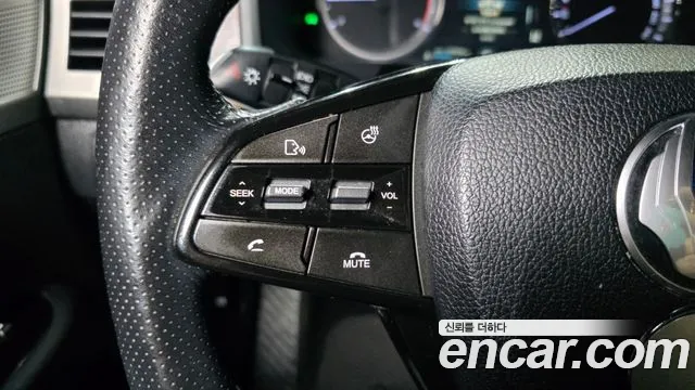 KGM Rexton 2017 thumb 10