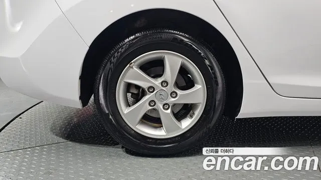 Hyundai Elantra 2015 thumb 12