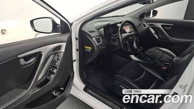 Hyundai Elantra 2015 thumb 10