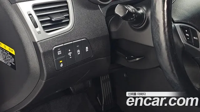 Hyundai Elantra 2015 thumb 4