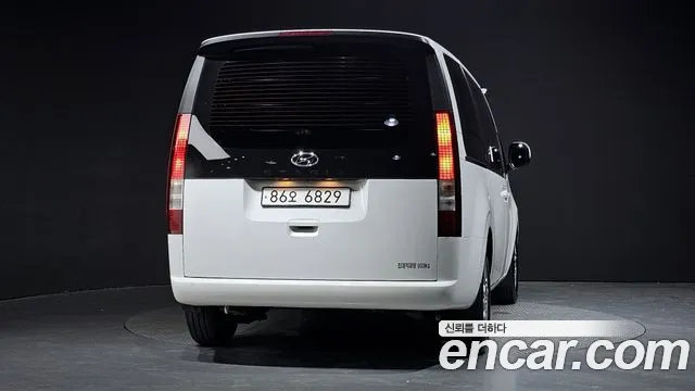 Hyundai Staria 2021 thumb 4