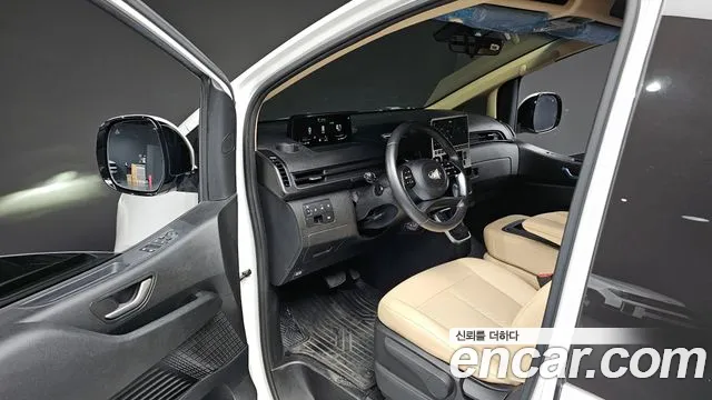 Hyundai Staria 2021 thumb 9