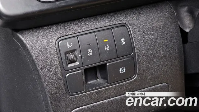 Hyundai Staria 2021 thumb 3
