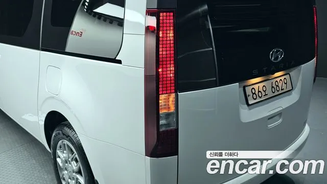 Hyundai Staria 2021 thumb 12