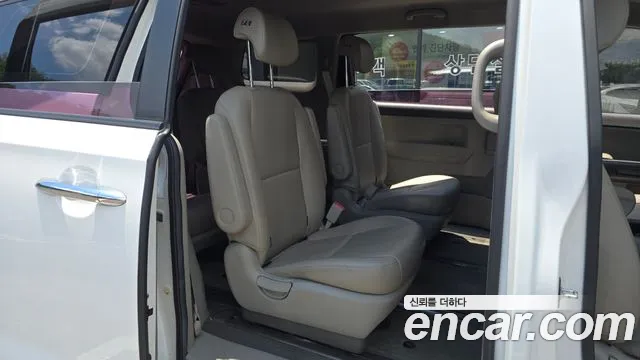 Kia Carnival 2018 thumb 10