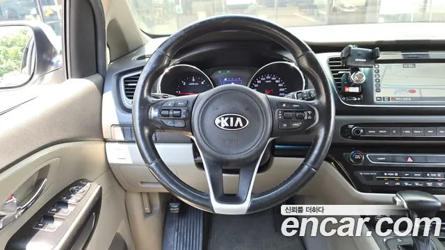 Kia Carnival 2018 thumb 6