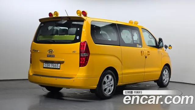 Hyundai Staria 2019 thumb 4