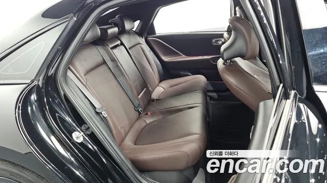 Hyundai Ioniq6 2022 thumb 2