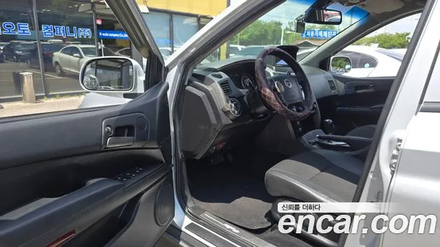 KGM Korando 2013 thumb 7