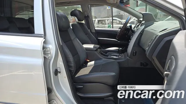 KGM Korando 2013 thumb 8