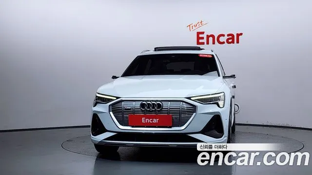 Audi e-tron 2021 thumb 4